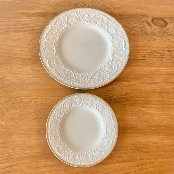 VTG Wedgwood Patrician Athenian Gold Trim Porcelain Embossed 2 Plates - Picture 2 of 12